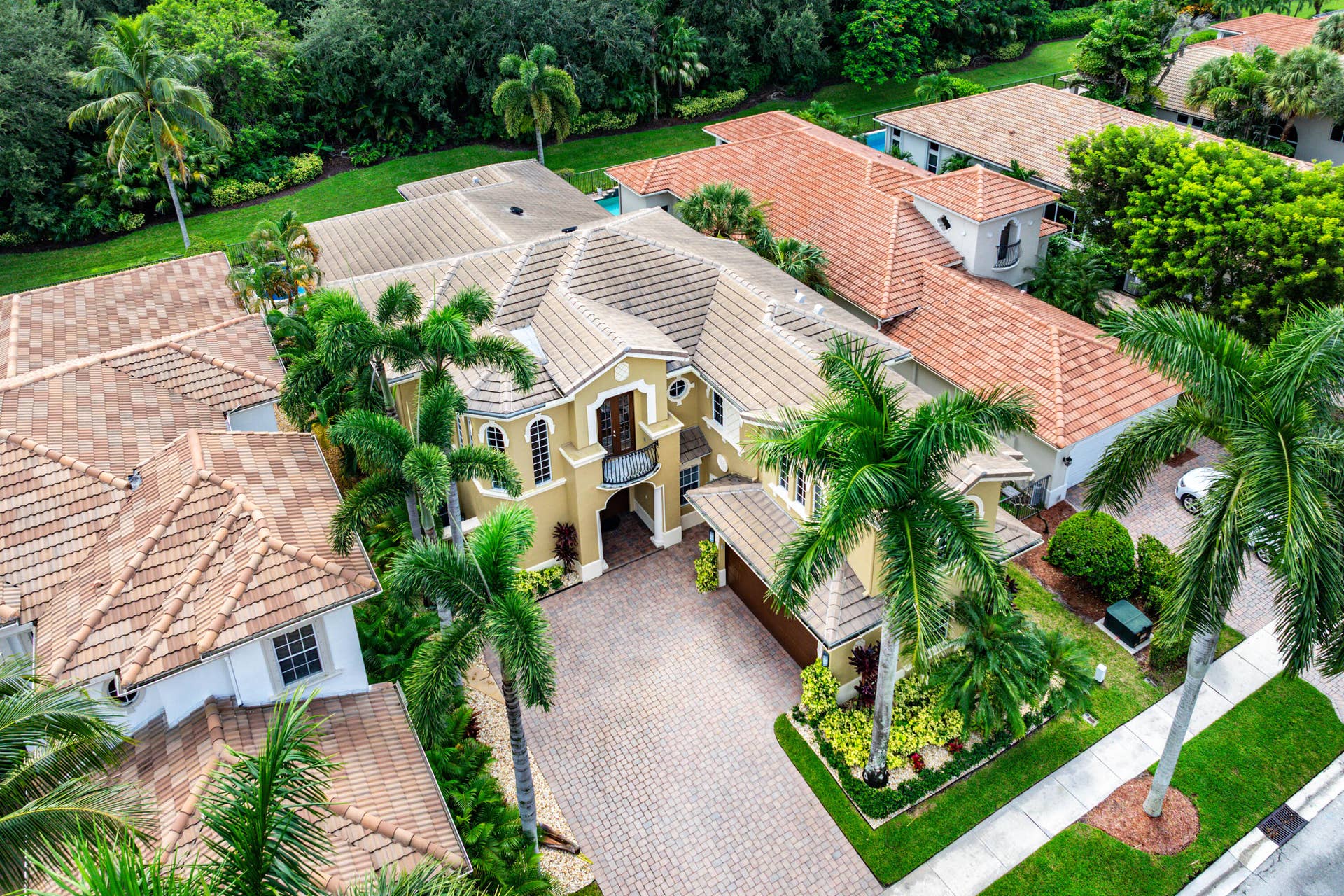038-8126ValhallaDrive-DelrayBeach-FL-334