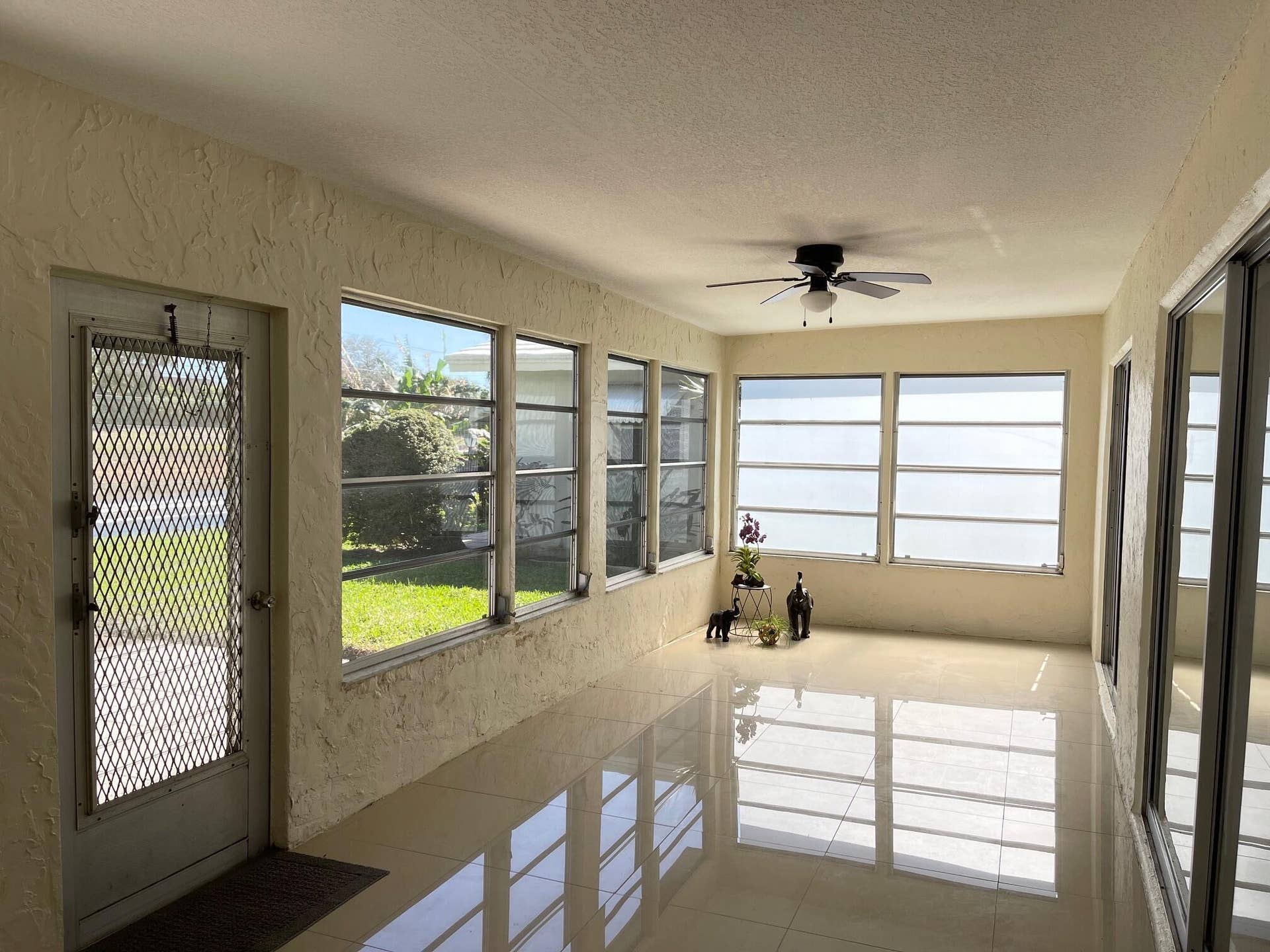 1304 SW 15TH Street, Boynton Beach, FL 33426 PLENTY OF ROOM FOR FURNITURE