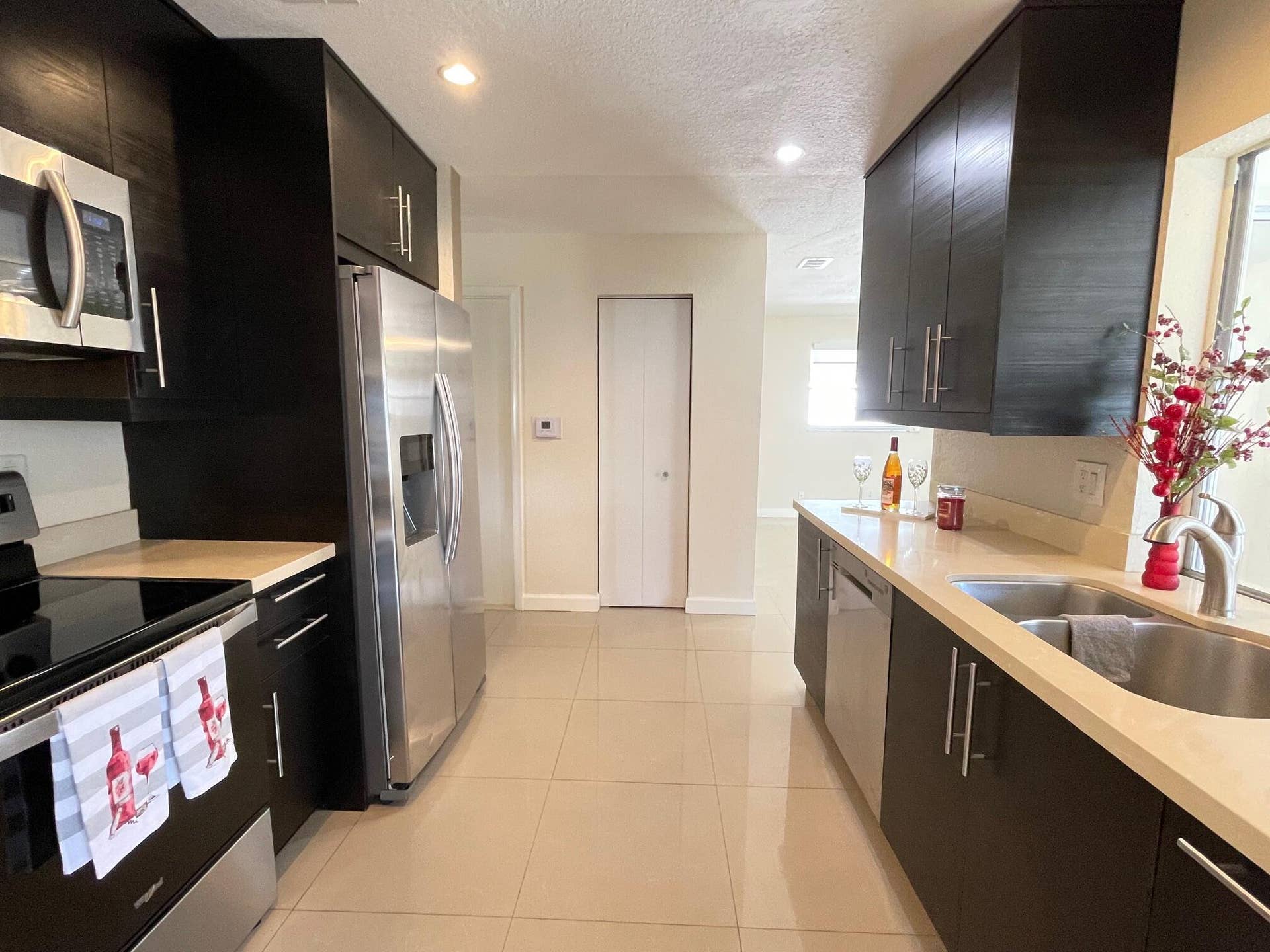 1304 SW 15TH Street, Boynton Beach, FL 33426 BEAUTIFULLY UPGRADED KITCHEN