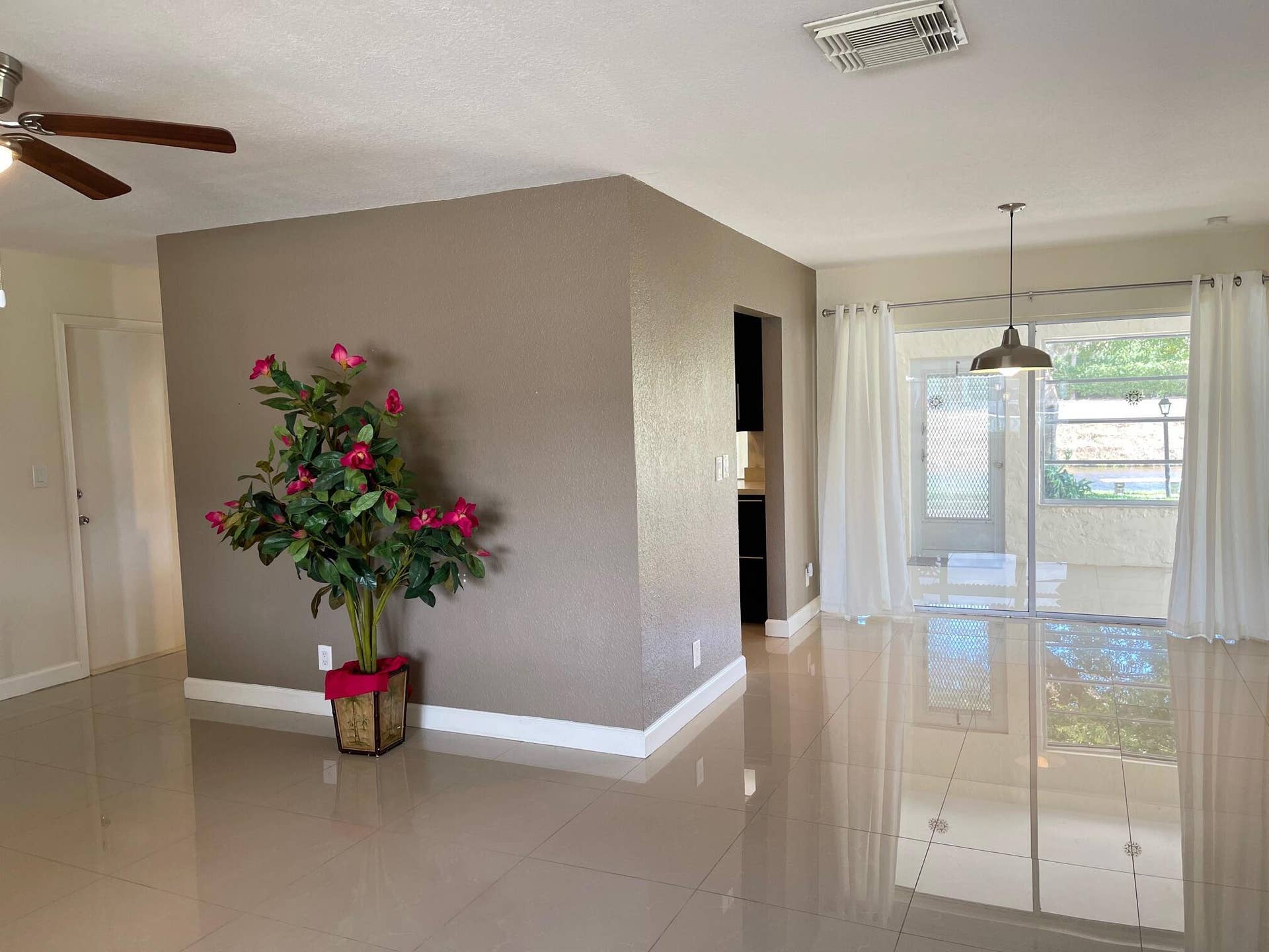 1304 SW 15TH Street, Boynton Beach, FL 33426 KNOCK DOWN WALLS AND CEILINGS