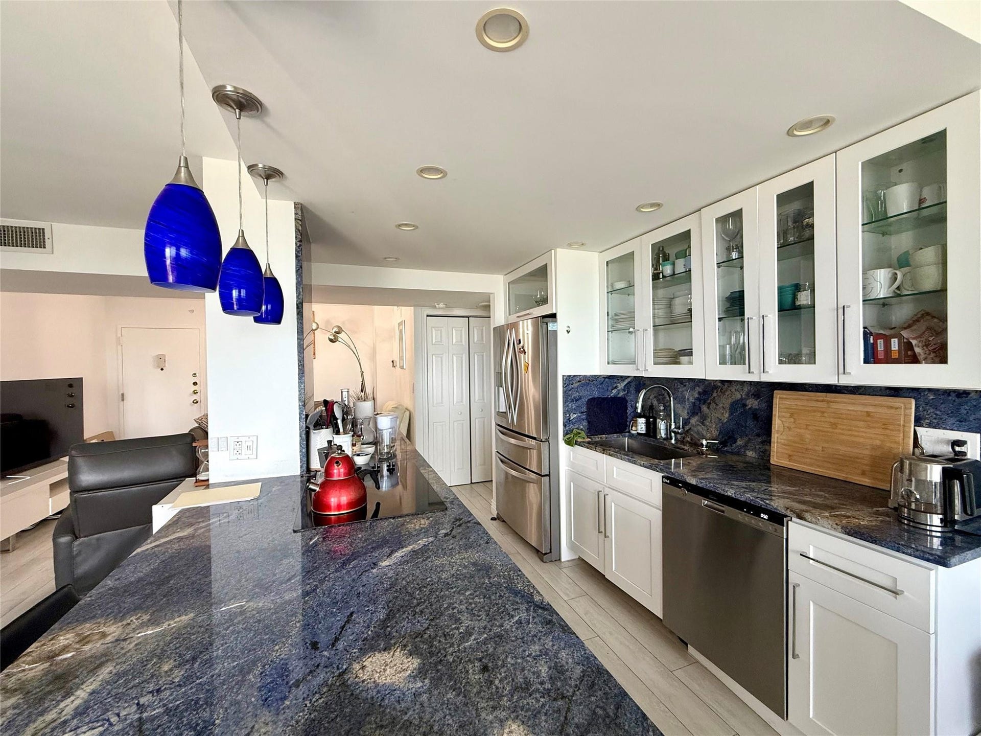 101 Briny Avenue, #1107, Pompano Beach, FL 33062 Open kitchen