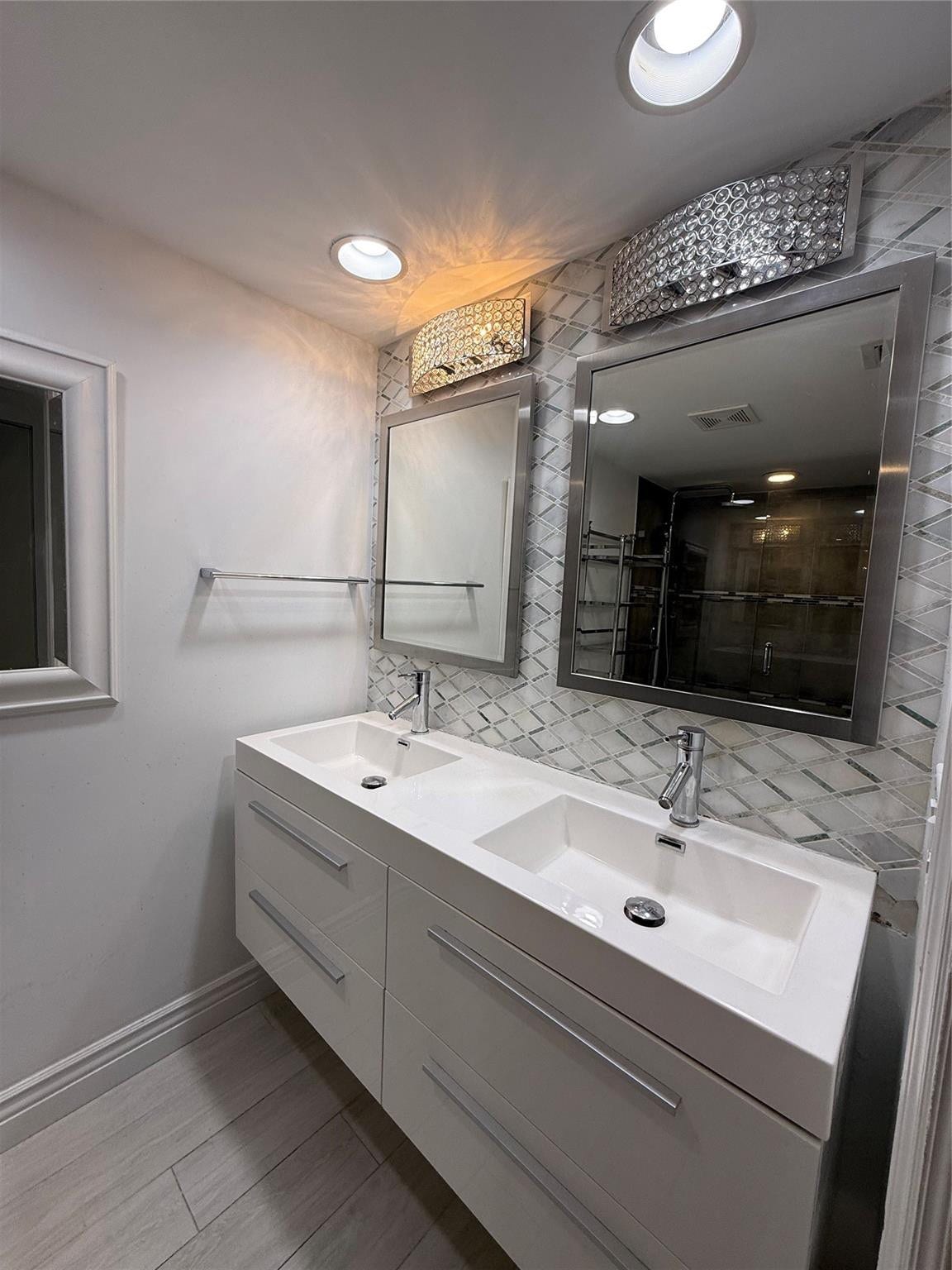 101 Briny Avenue, #1107, Pompano Beach, FL 33062 Primary bath