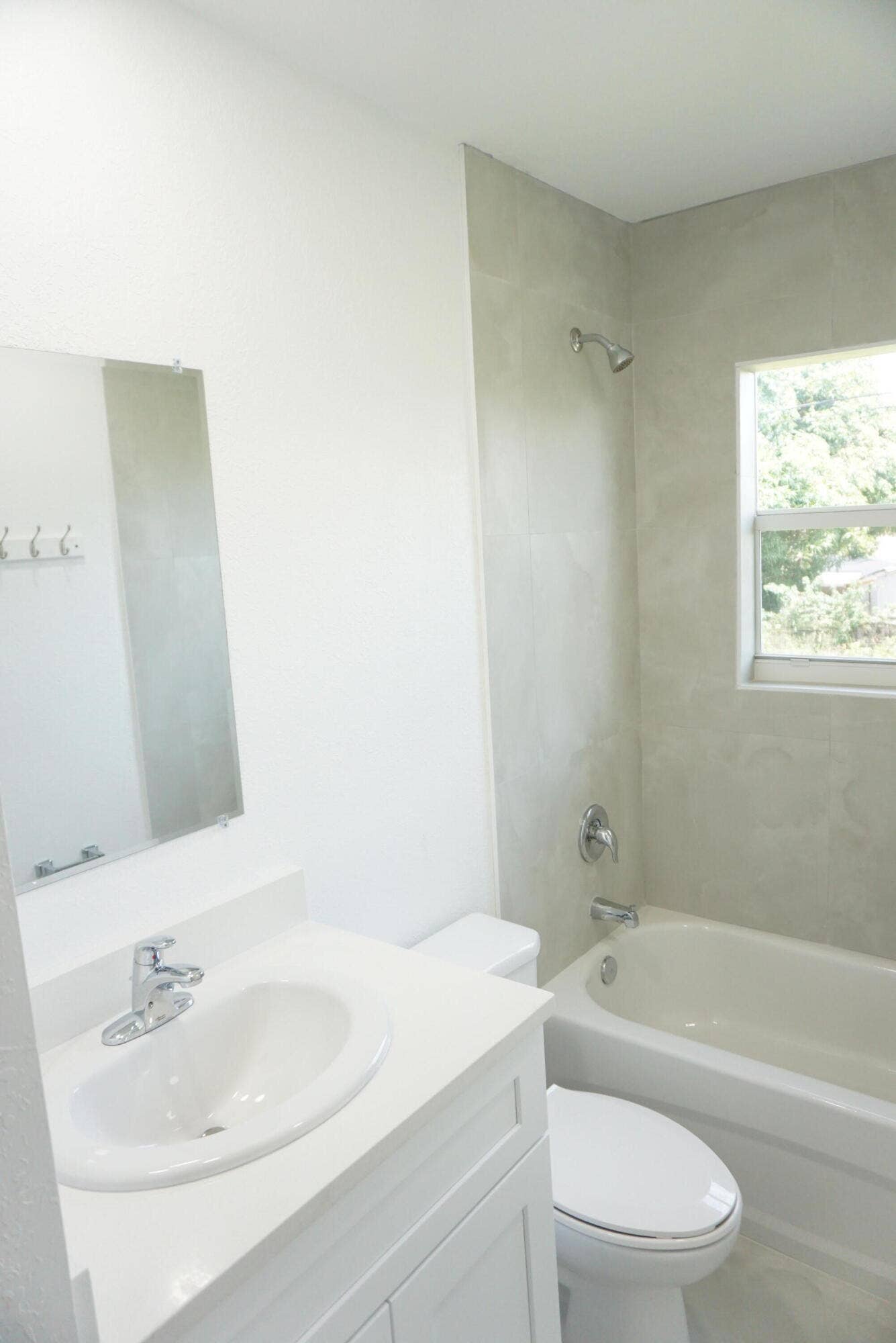 1181 W 28th Street, Riviera Beach, FL 33404 DSC08263