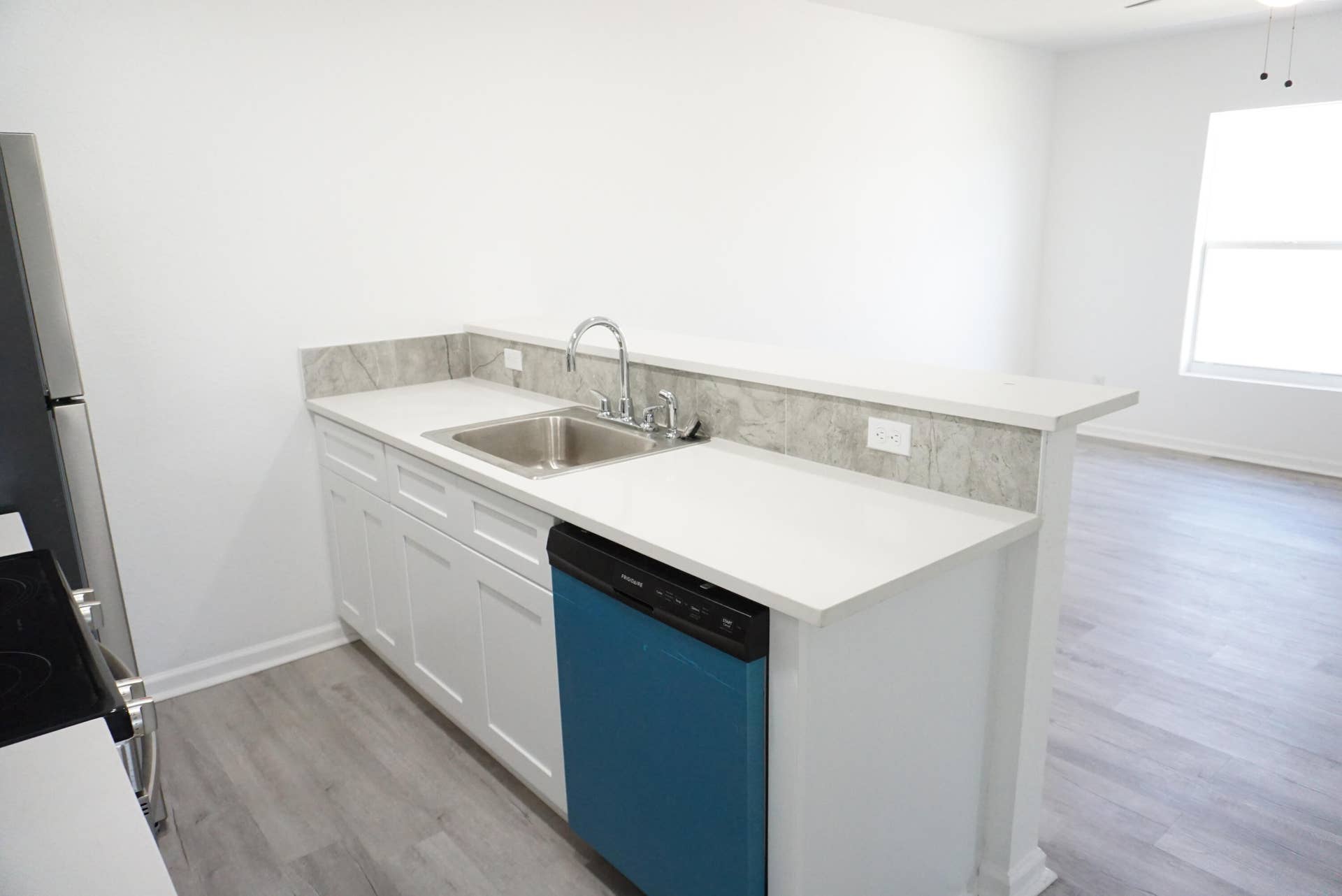 1181 W 28th Street, Riviera Beach, FL 33404 DSC08256