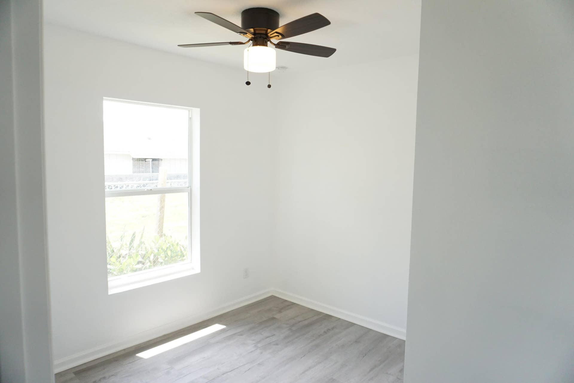 1181 W 28th Street, Riviera Beach, FL 33404 DSC08267