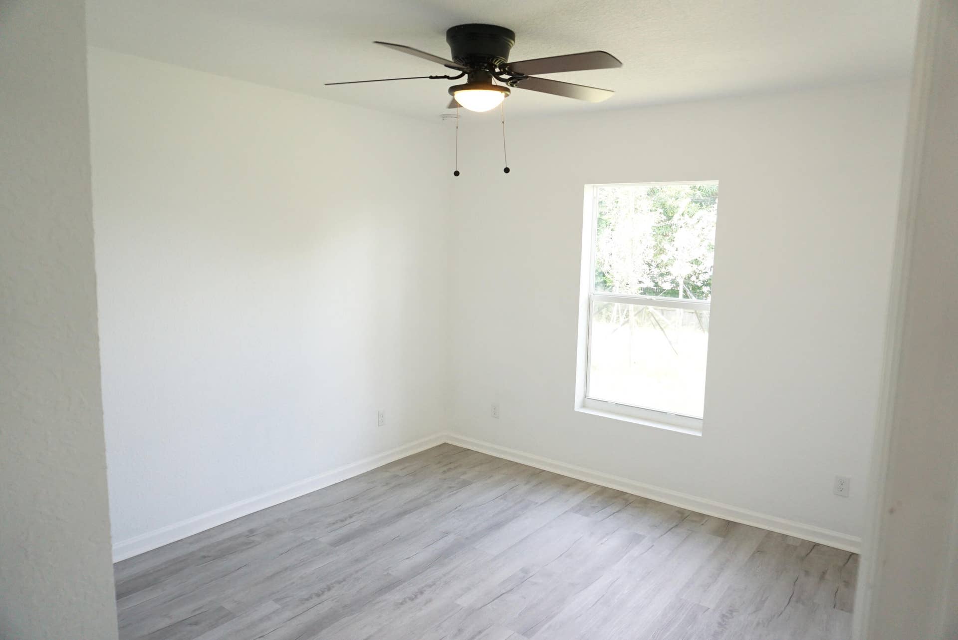 1181 W 28th Street, Riviera Beach, FL 33404 DSC08258