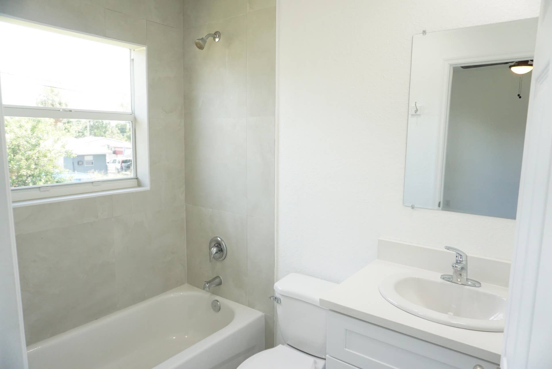 1181 W 28th Street, Riviera Beach, FL 33404 DSC08261