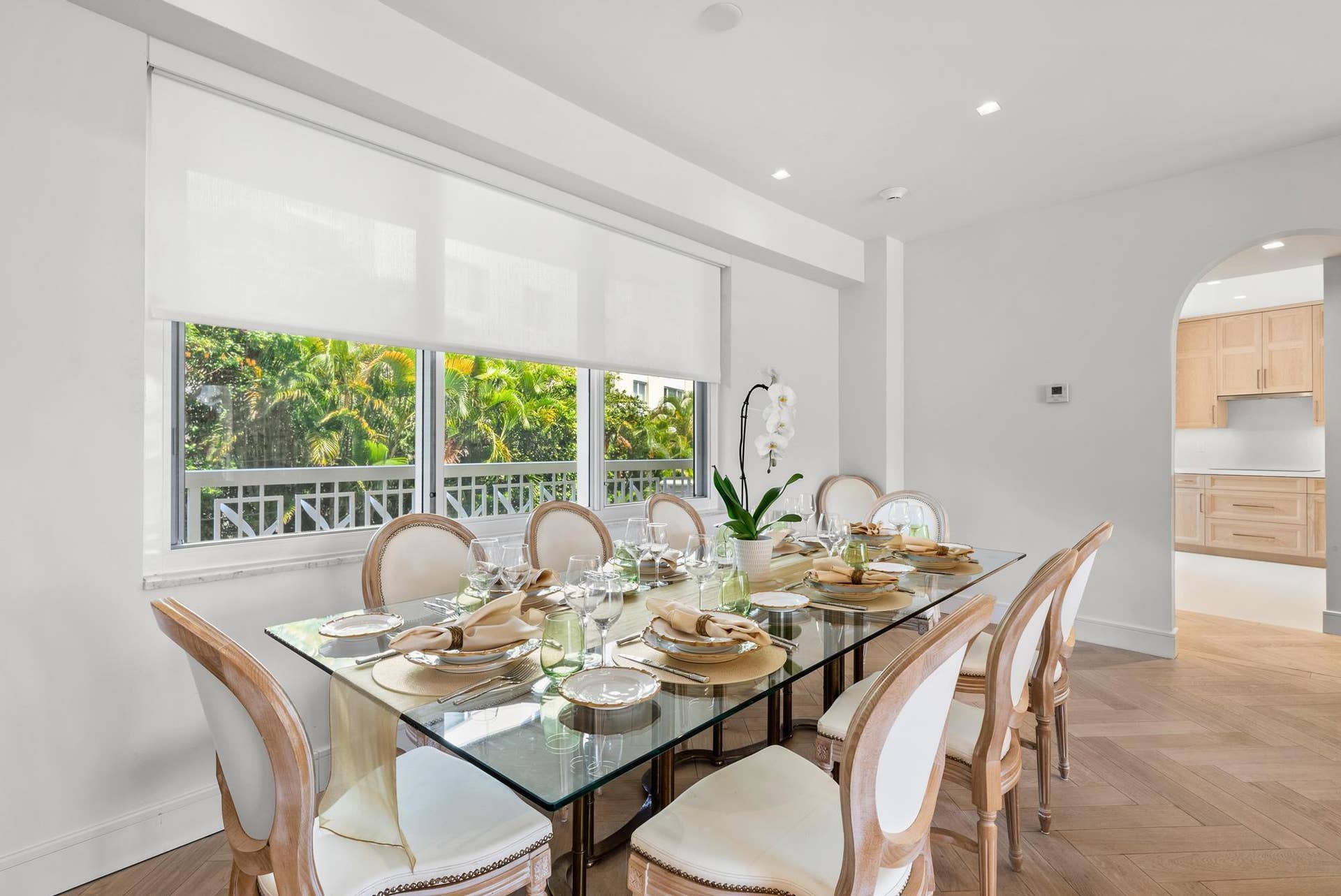389 S Lake Drive, #2g, Palm Beach, FL 33480 Dining