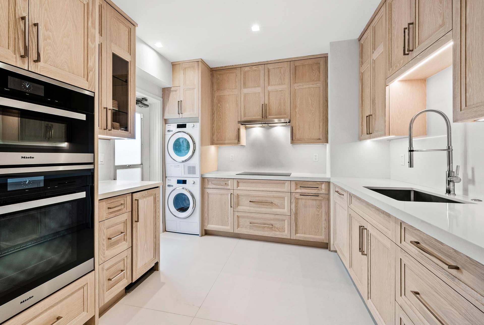 389 S Lake Drive, #2g, Palm Beach, FL 33480 Kitchen