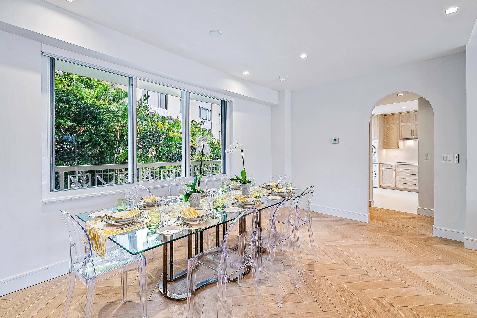 389 S Lake Drive, #2g, Palm Beach, FL 33480 Dining
