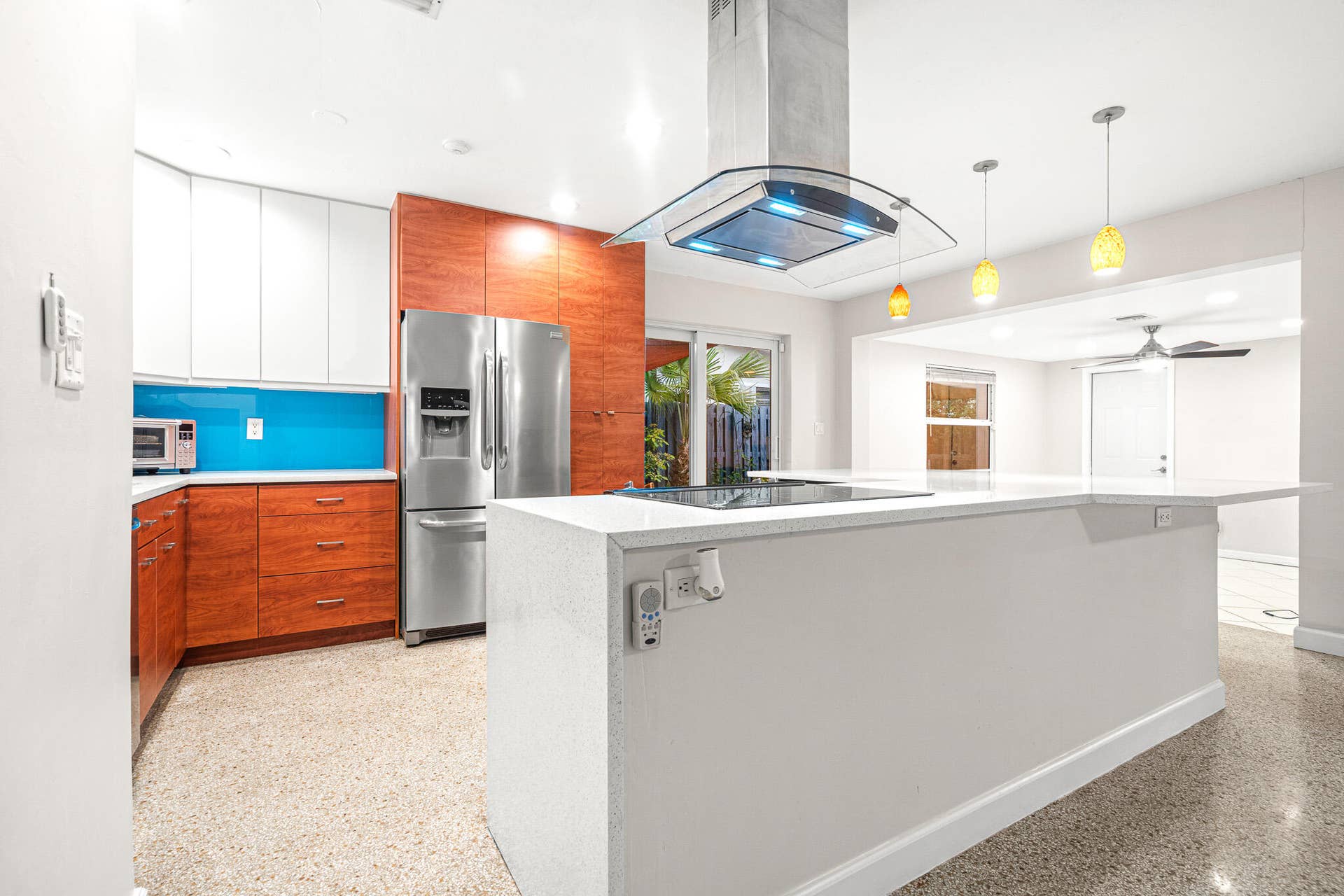 3697 NE 16TH Avenue, Oakland Park, FL 33334 Large Island
