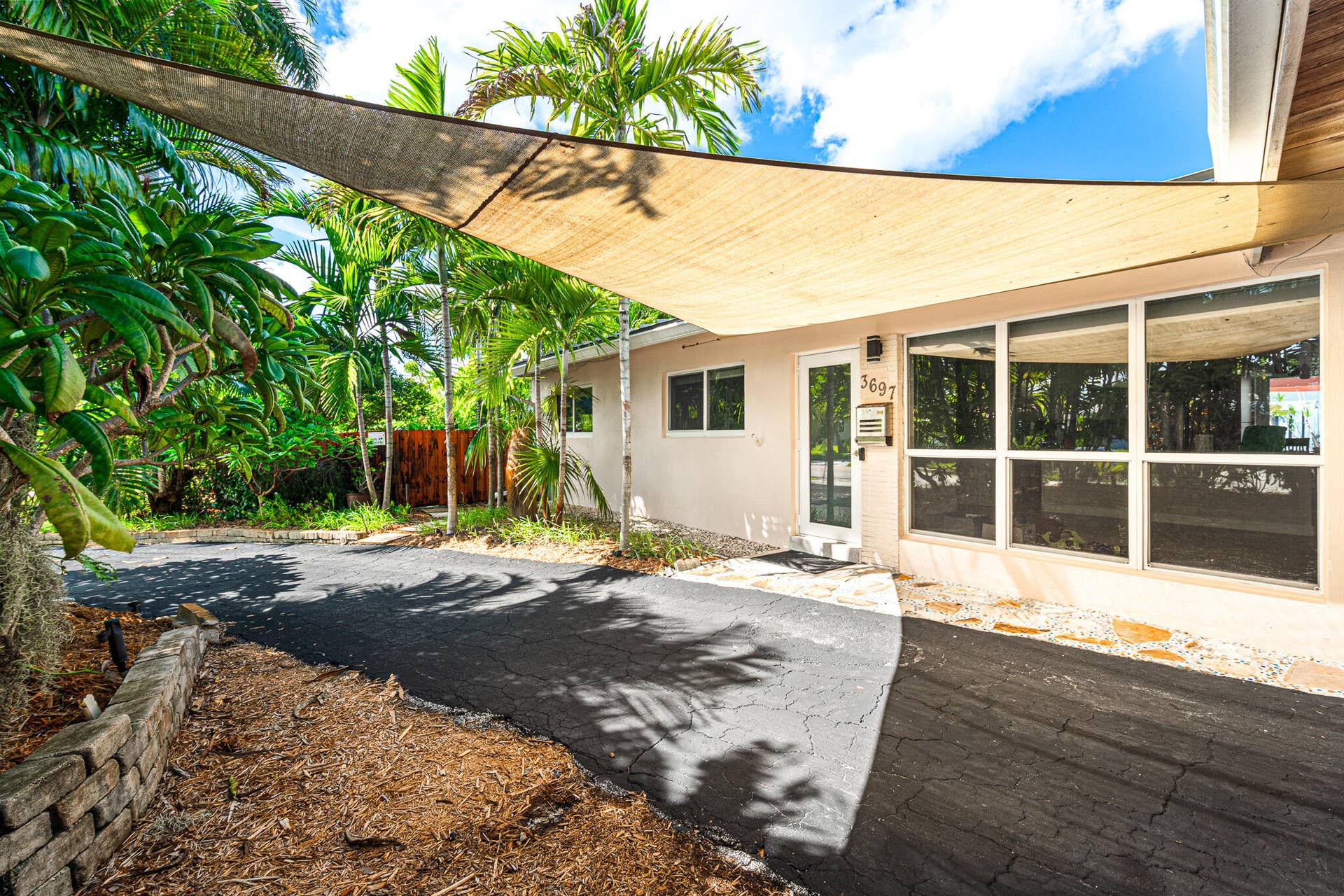 3697 NE 16TH Avenue, Oakland Park, FL 33334 Covered Parking