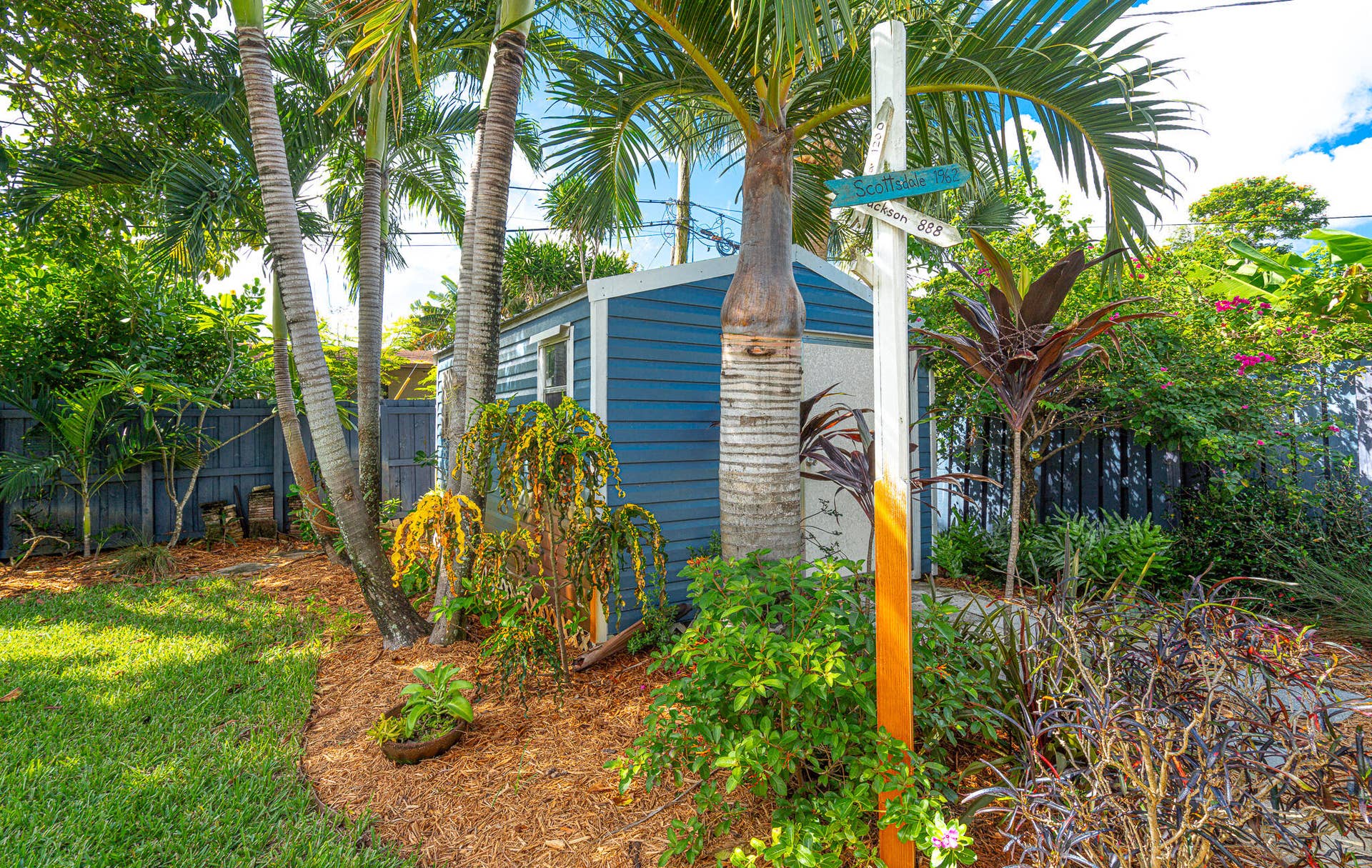3697 NE 16TH Avenue, Oakland Park, FL 33334 Side yard shed