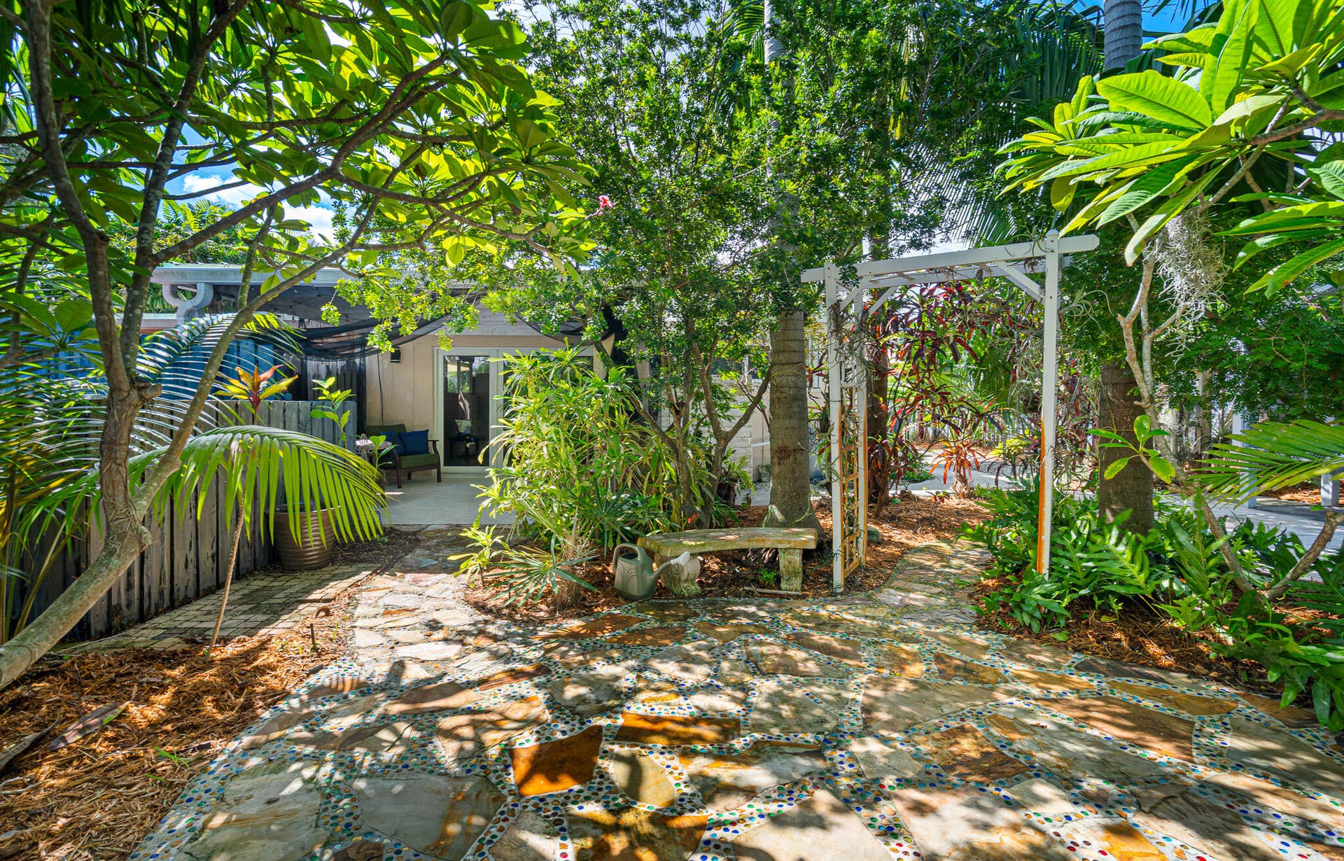 3697 NE 16TH Avenue, Oakland Park, FL 33334 Walk ways/Sitting Areas