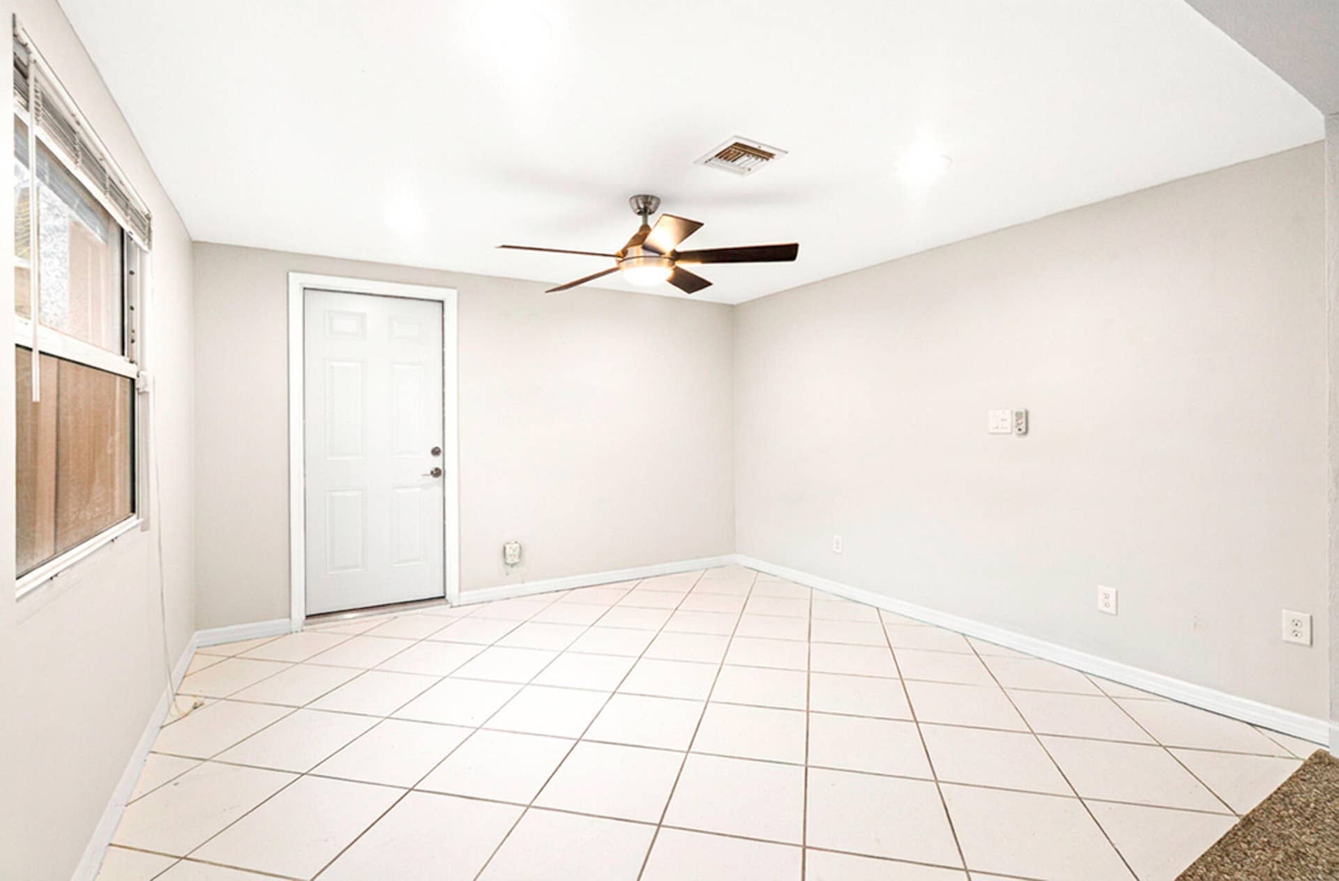 3697 NE 16TH Avenue, Oakland Park, FL 33334 Office/Den