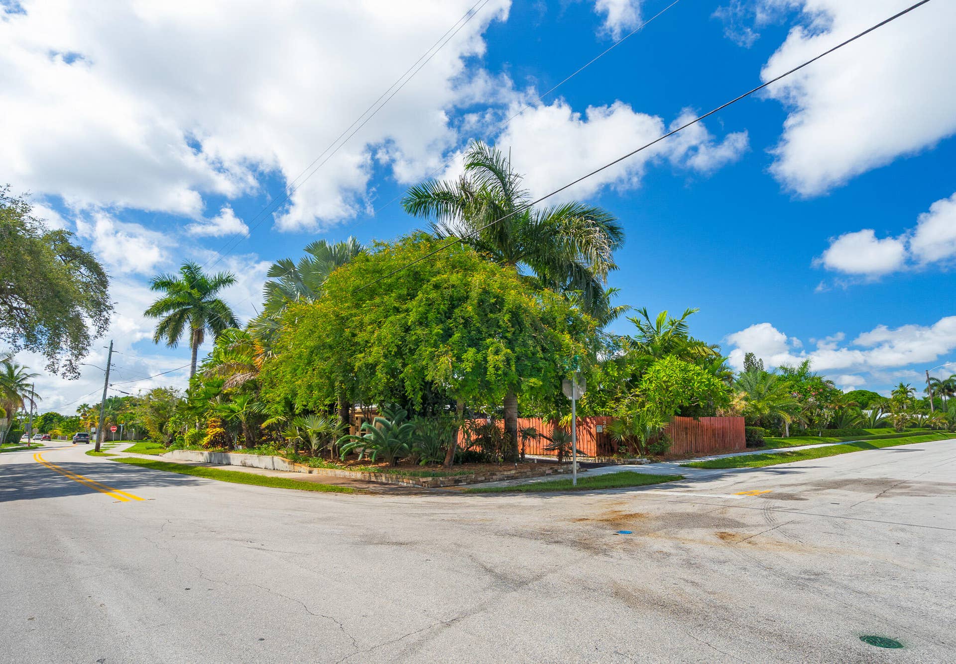 3697 NE 16TH Avenue, Oakland Park, FL 33334 Oversized corner lot