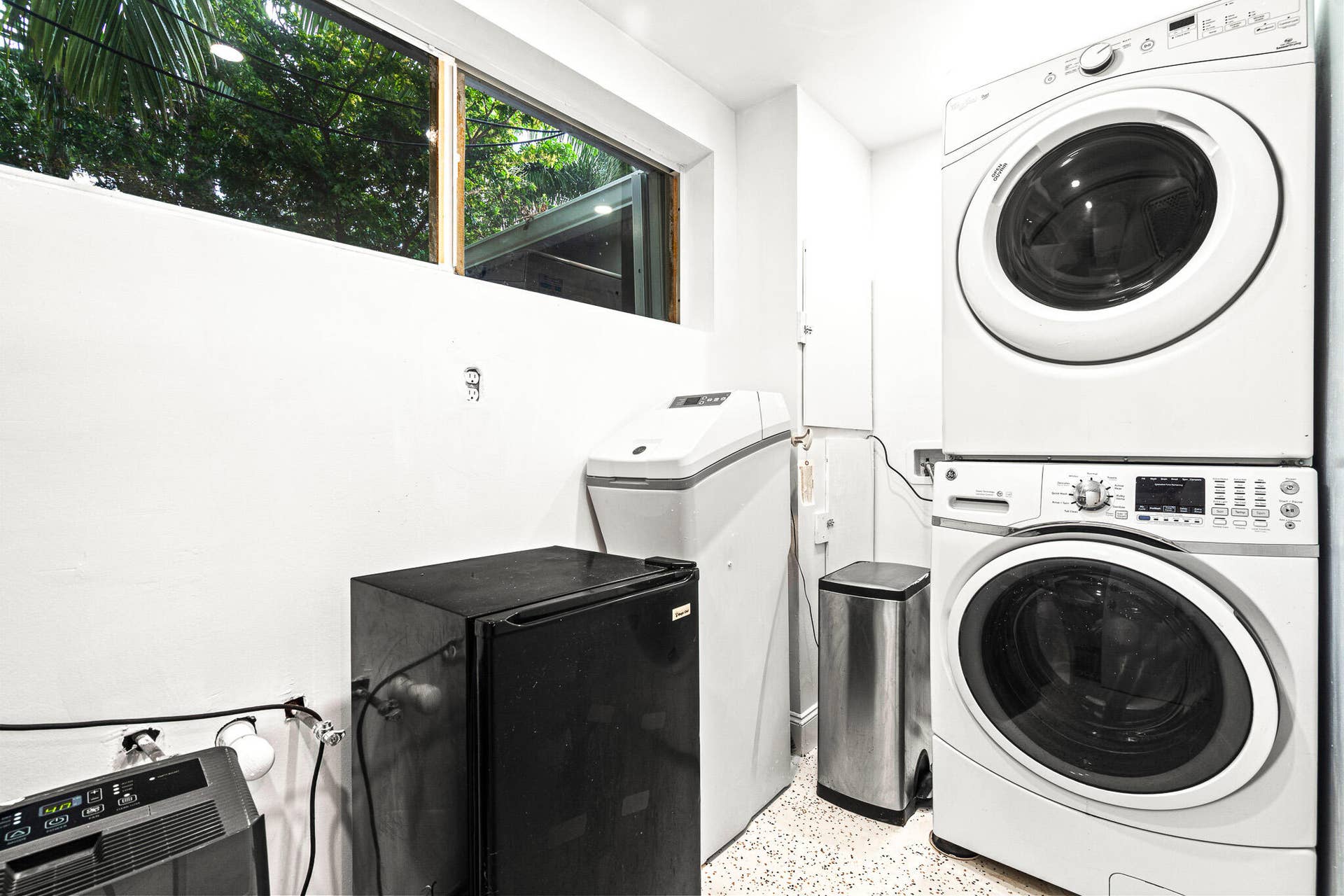 3697 NE 16TH Avenue, Oakland Park, FL 33334 Laundry Room