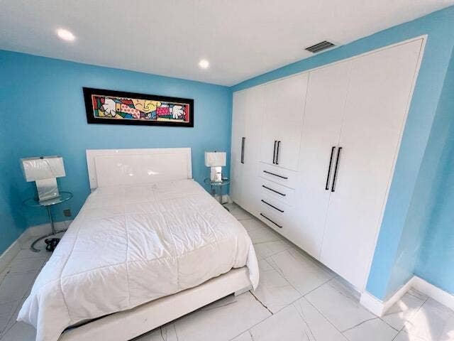 1155 BUCHANAN Street, Hollywood, FL 33019 Room 2-2