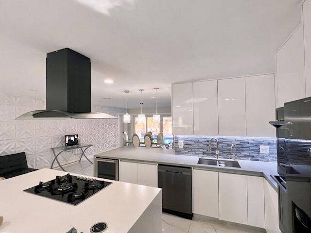 1155 BUCHANAN Street, Hollywood, FL 33019 Kitchen 2