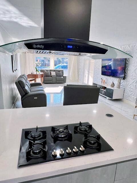 1155 BUCHANAN Street, Hollywood, FL 33019 Gas Range