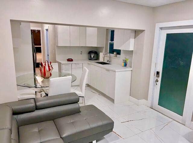 1155 BUCHANAN Street, Hollywood, FL 33019 Apartment 2