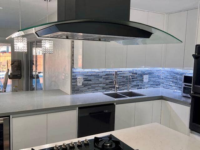 1155 BUCHANAN Street, Hollywood, FL 33019 Kitchen Hood