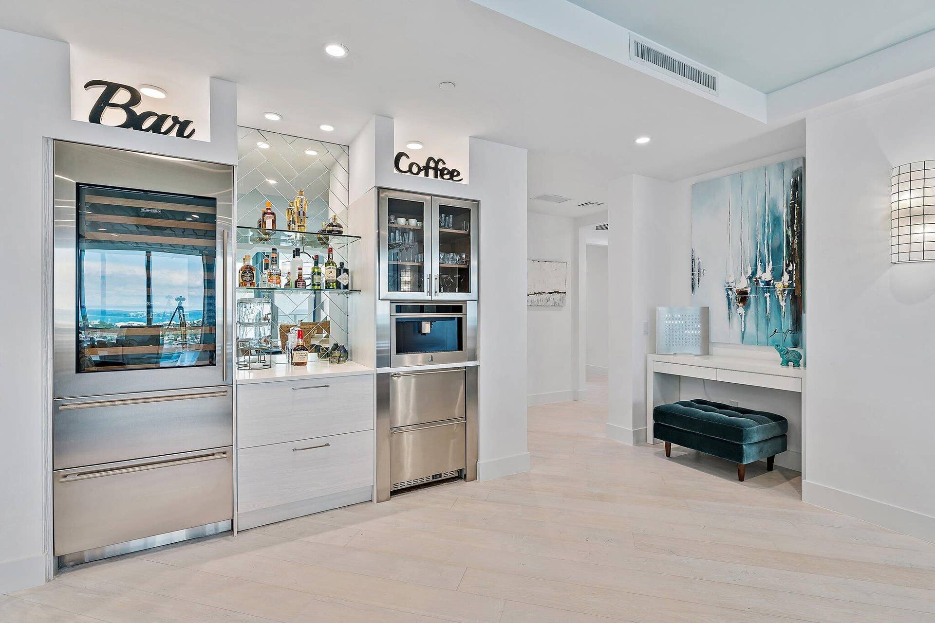 1 Water Club Way, #2003, North Palm Beach, FL 33408 Bar