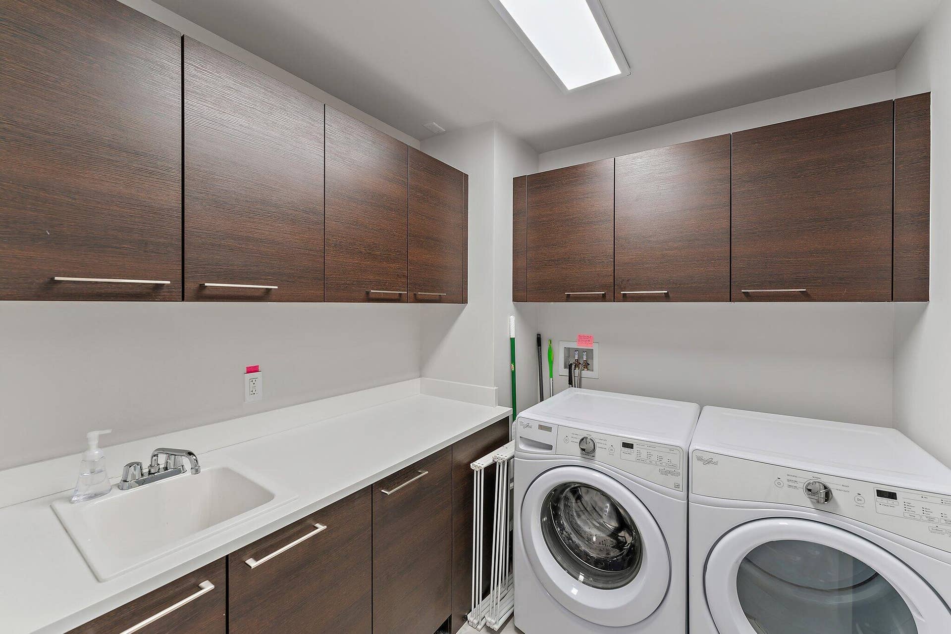 1 Water Club Way, #2003, North Palm Beach, FL 33408 Laundry Room