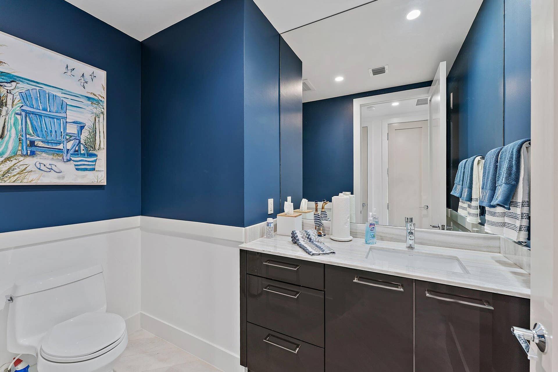 1 Water Club Way, #2003, North Palm Beach, FL 33408 Powder Room