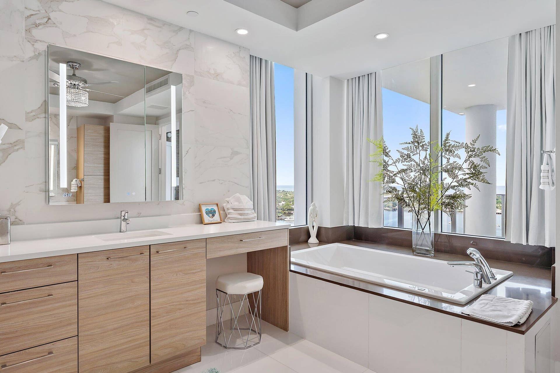 1 Water Club Way, #2003, North Palm Beach, FL 33408 Primary Bath