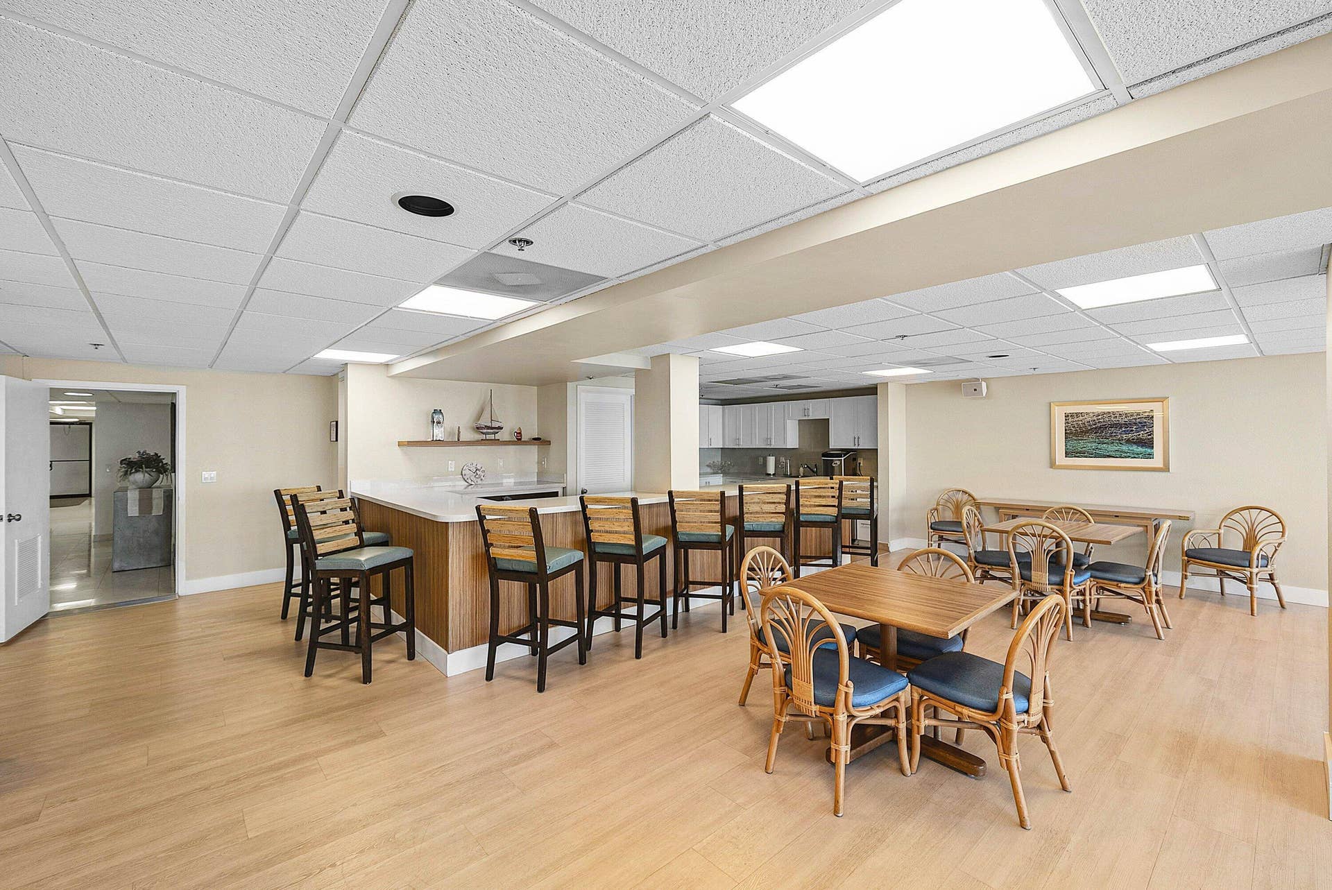 4505 S Ocean Boulevard, #1008, Highland Beach, FL 33487 BUILDING CLUBHOUSE WITH OPEN KITCHEN AND BAR AREA