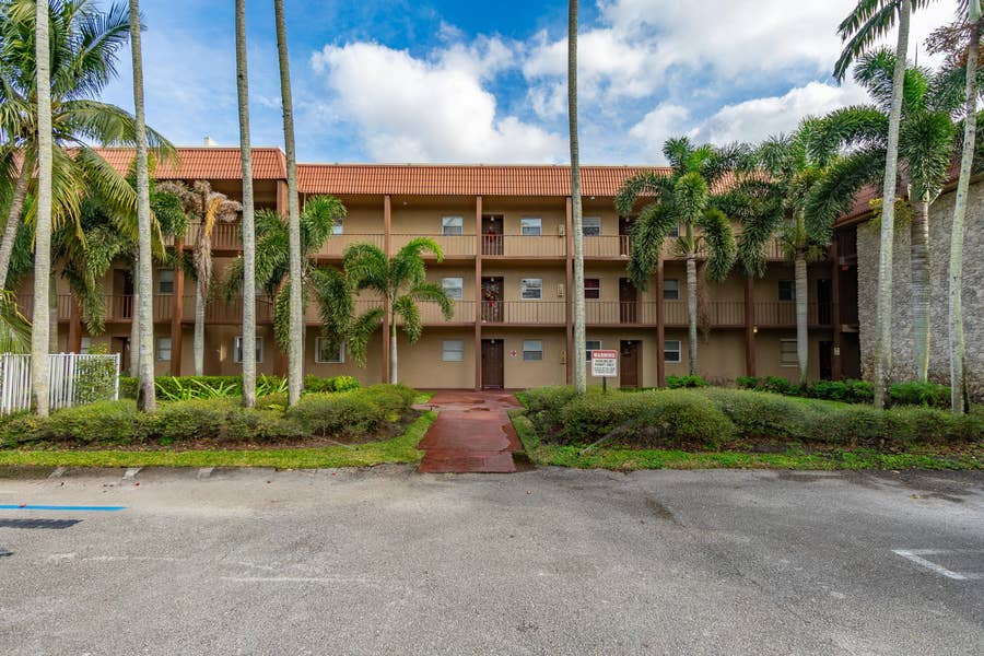 Property photo for Royal Palm Beach, FL
