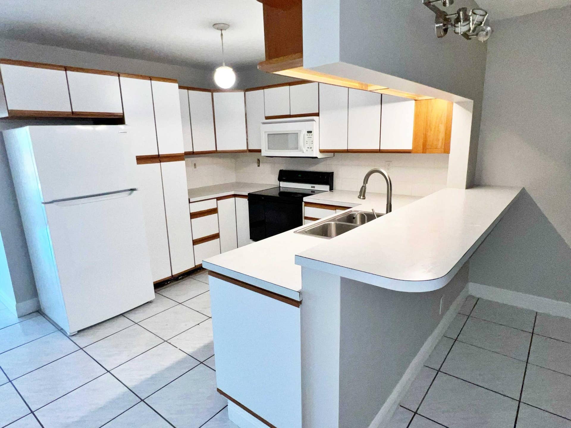 248 SE 8TH Terrace, Deerfield Beach, Deerfield Beach, FL 33441 Kitchen 2