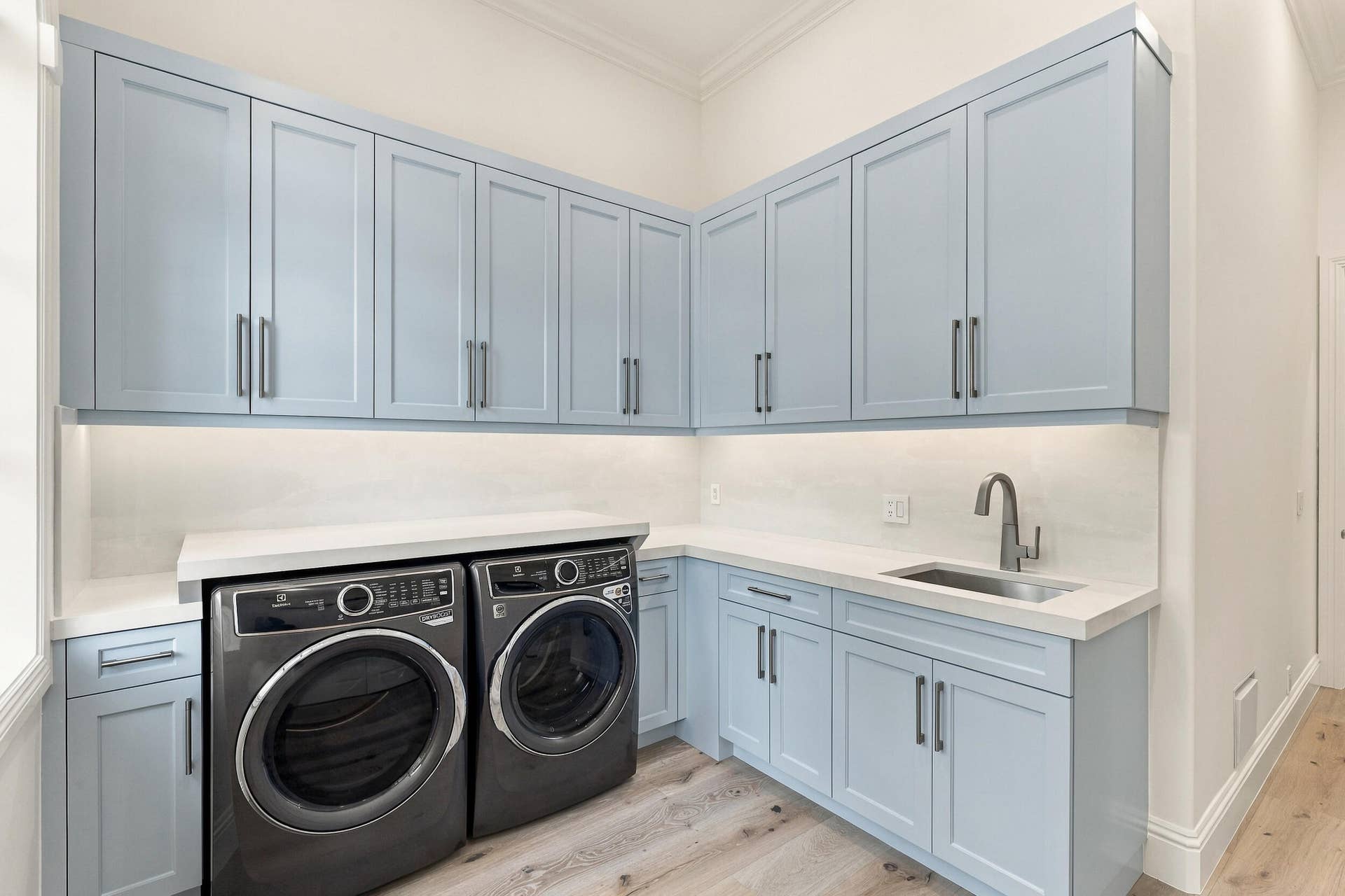753 HARBOUR ISLE Place, North Palm Beach, FL 33410 Laundry