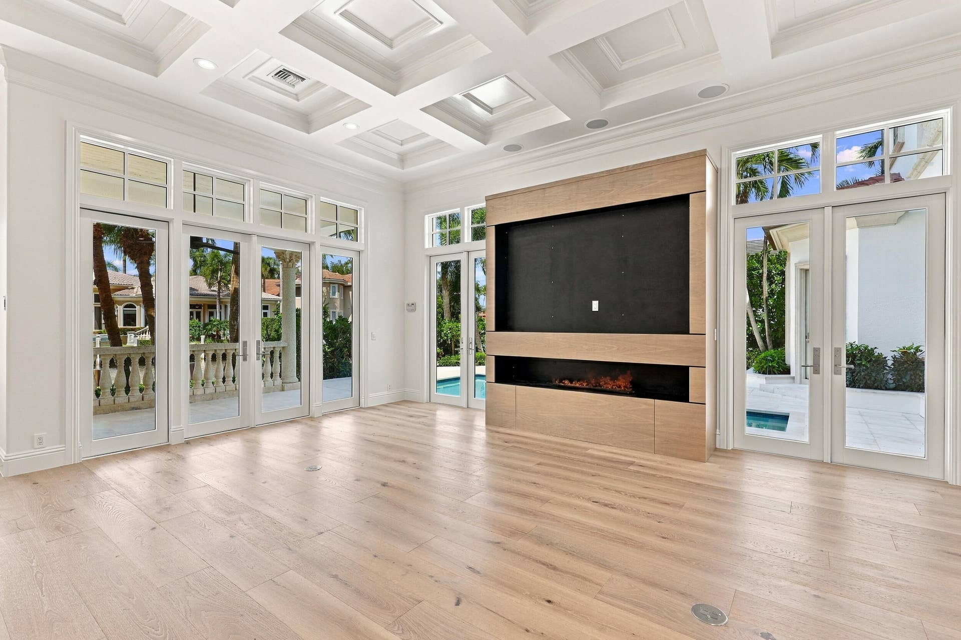 753 HARBOUR ISLE Place, North Palm Beach, FL 33410 Living