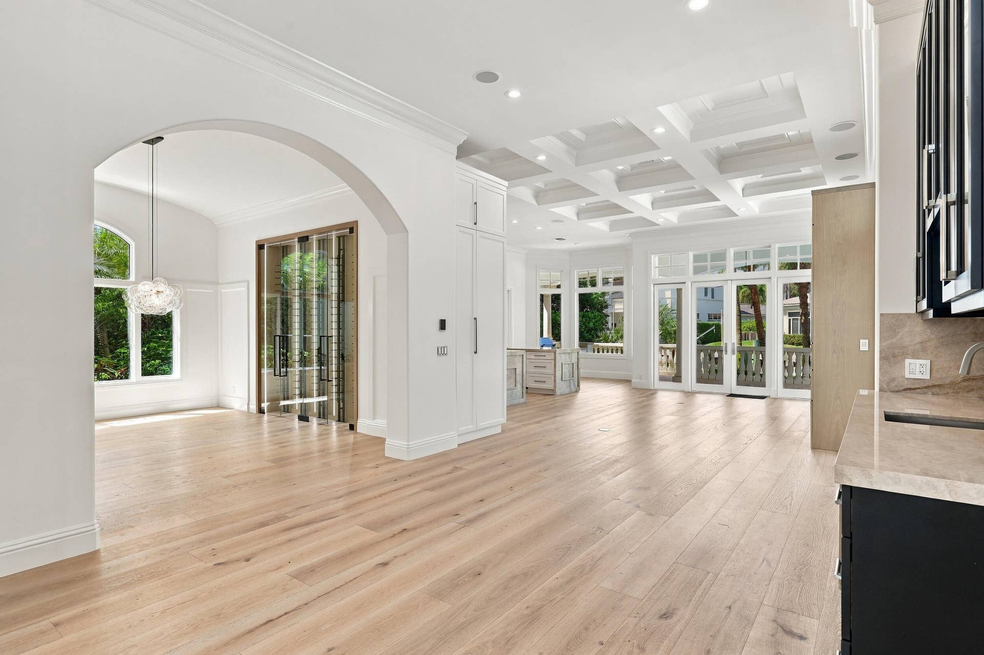 753 HARBOUR ISLE Place, North Palm Beach, FL 33410 Living