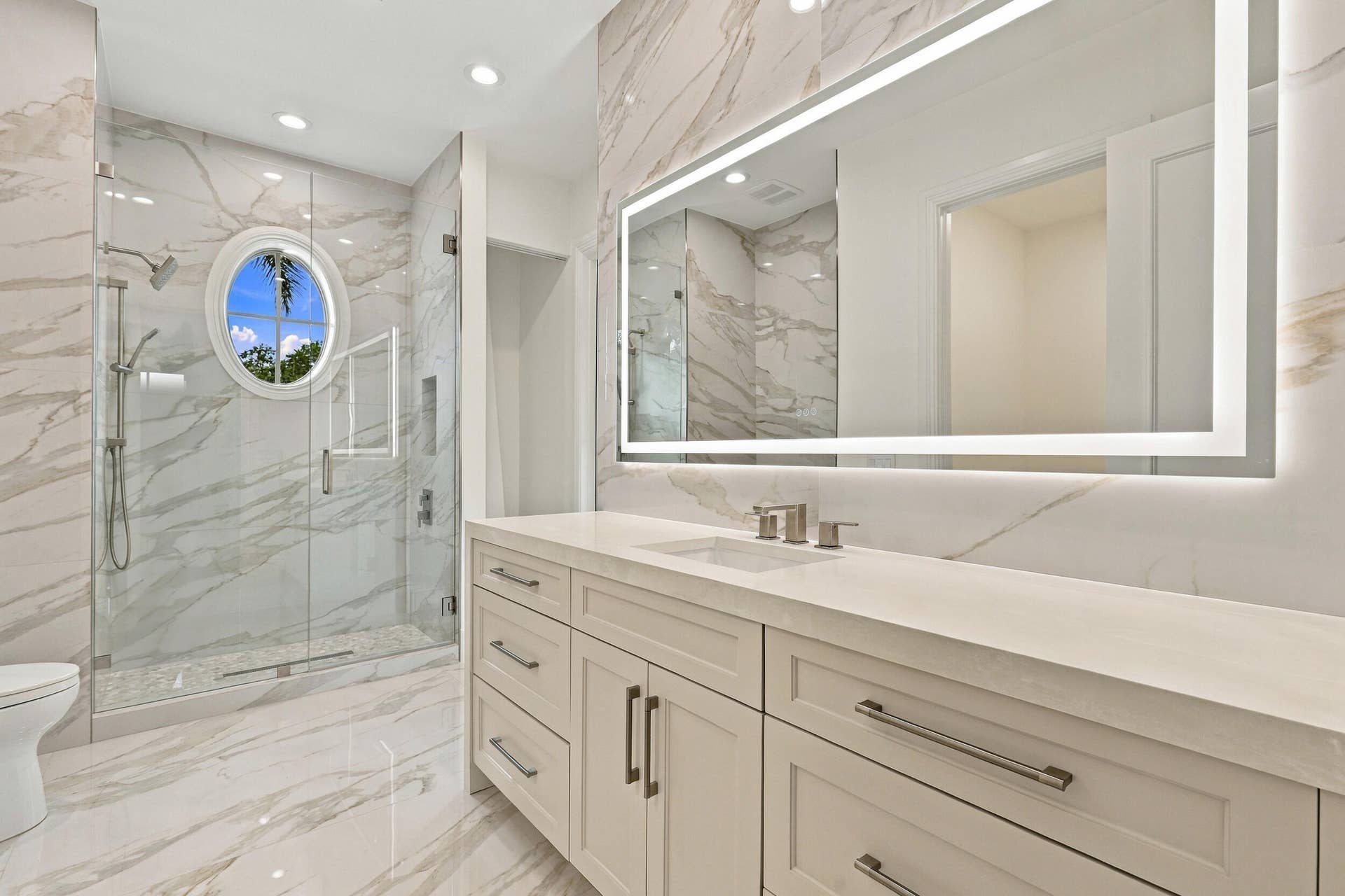 753 HARBOUR ISLE Place, North Palm Beach, FL 33410 Bath