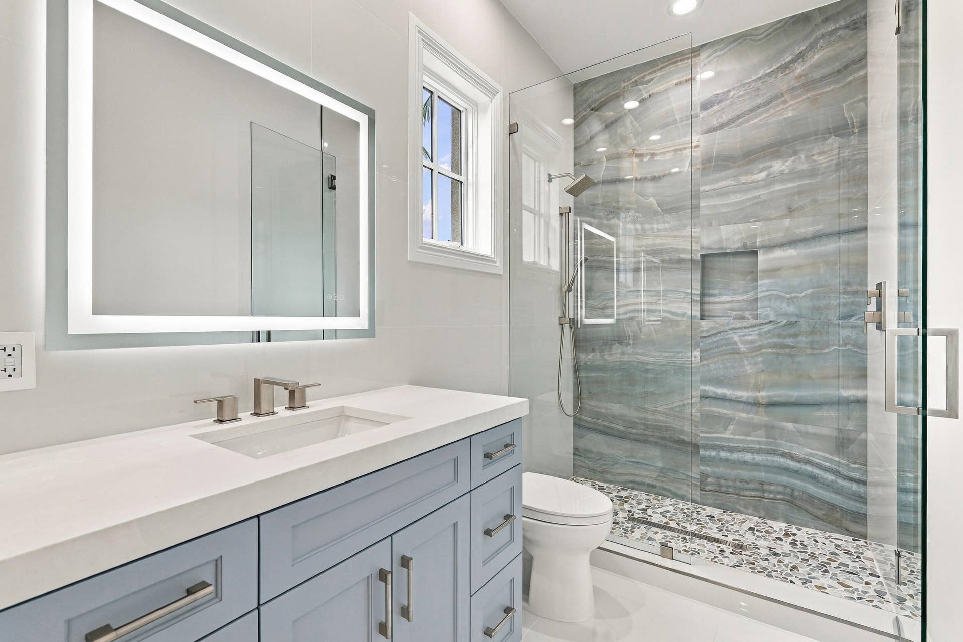 753 HARBOUR ISLE Place, North Palm Beach, FL 33410 Bath