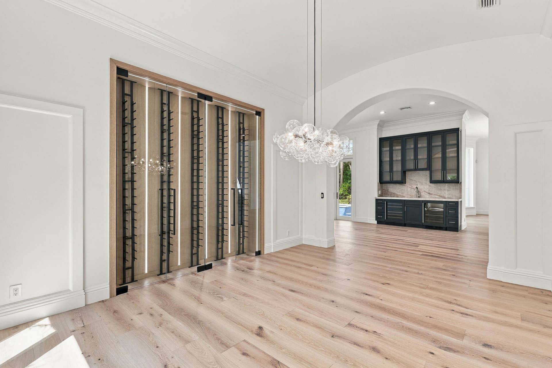 753 HARBOUR ISLE Place, North Palm Beach, FL 33410 Dining