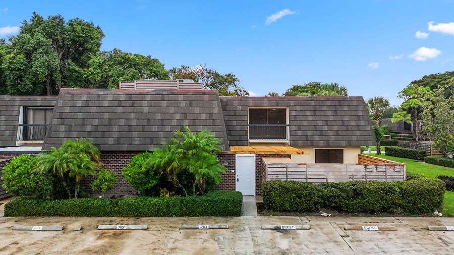 Property photo for 703 7th Terrace, Palm Beach Gardens, FL