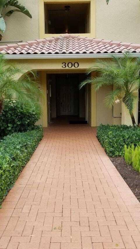 Entry walk way