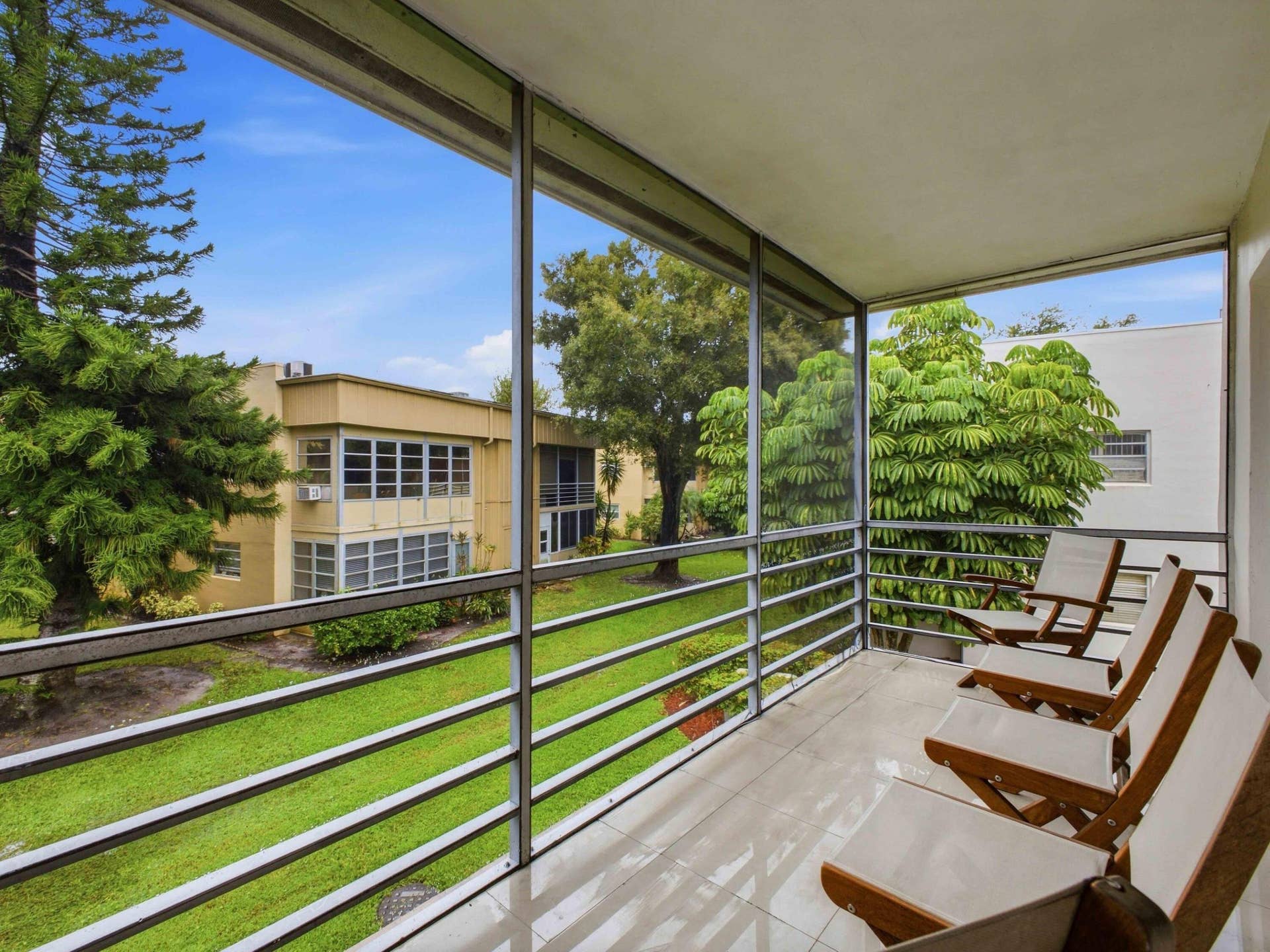 471 Capri J, Delray Beach, FL 33484 Screened Balcony