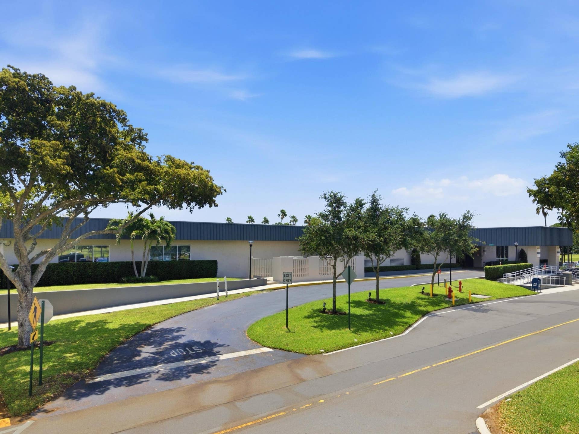 471 Capri J, Delray Beach, FL 33484 Clubhouse Front 2