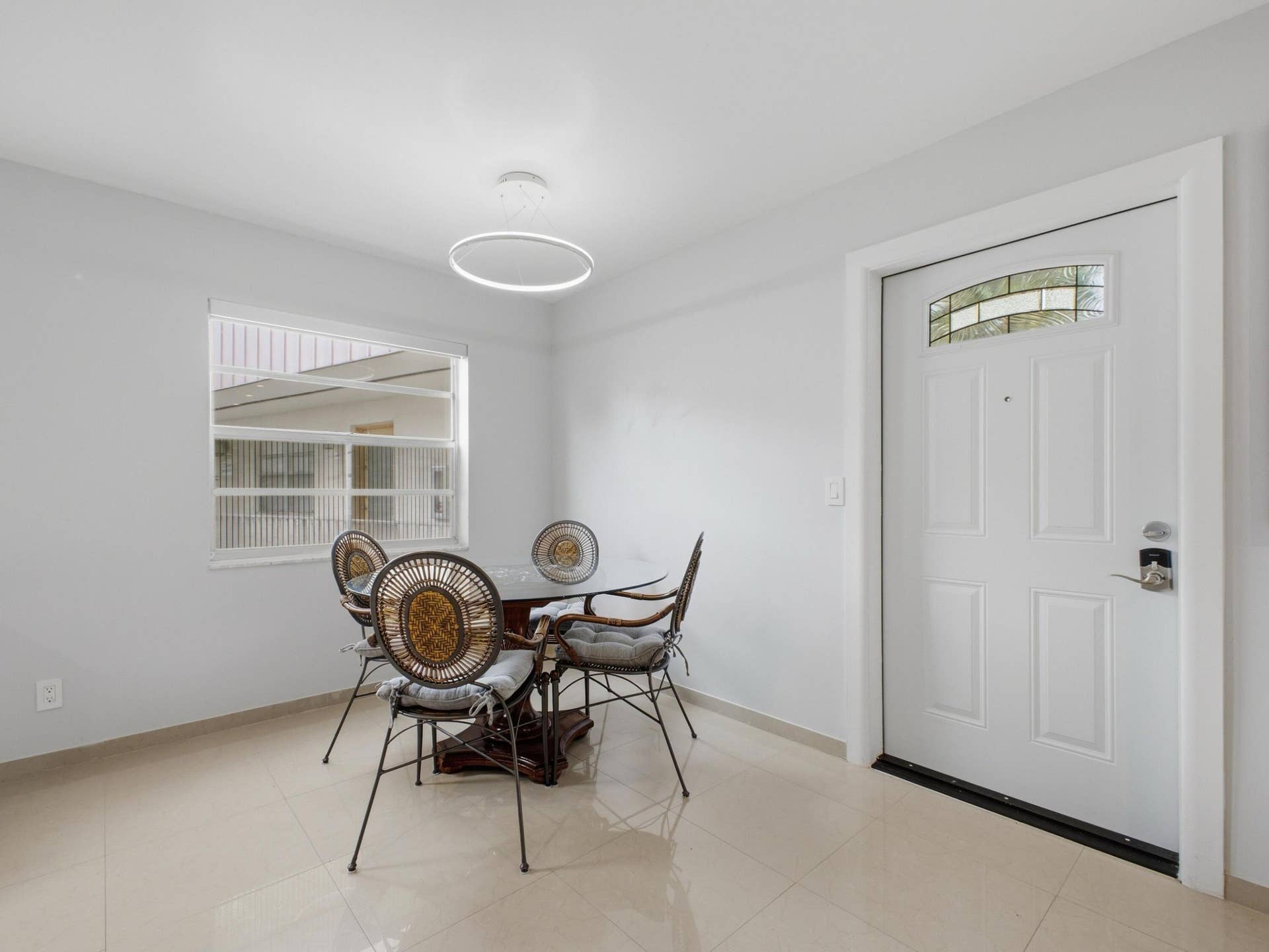 471 Capri J, Delray Beach, FL 33484 Dining Foyer