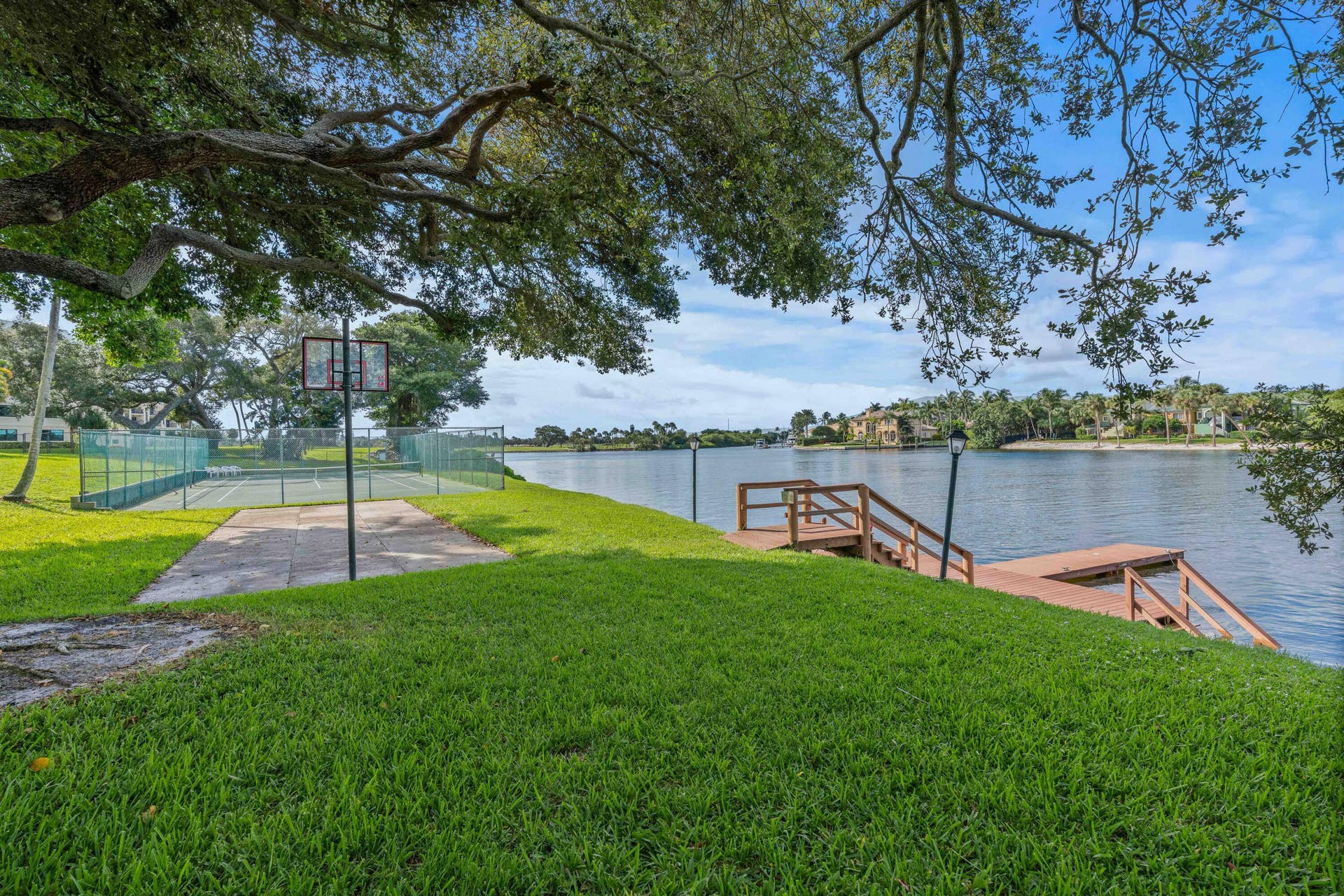 390 GOLFVIEW Road, #B, North Palm Beach, North Palm Beach, FL 33408 48__mlp5286