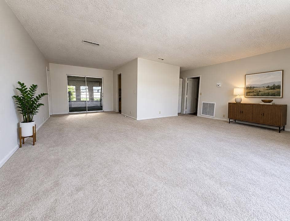 1410 NW 48TH Place, Deerfield Beach, FL 33064 virtually staged