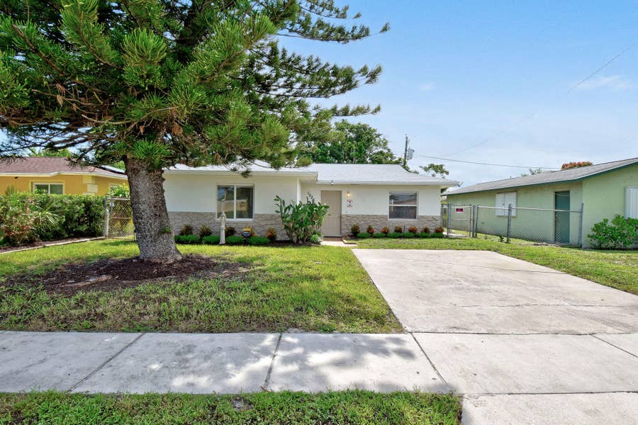 Property photo for 1025 W 7TH Street, Riviera Beach, FL