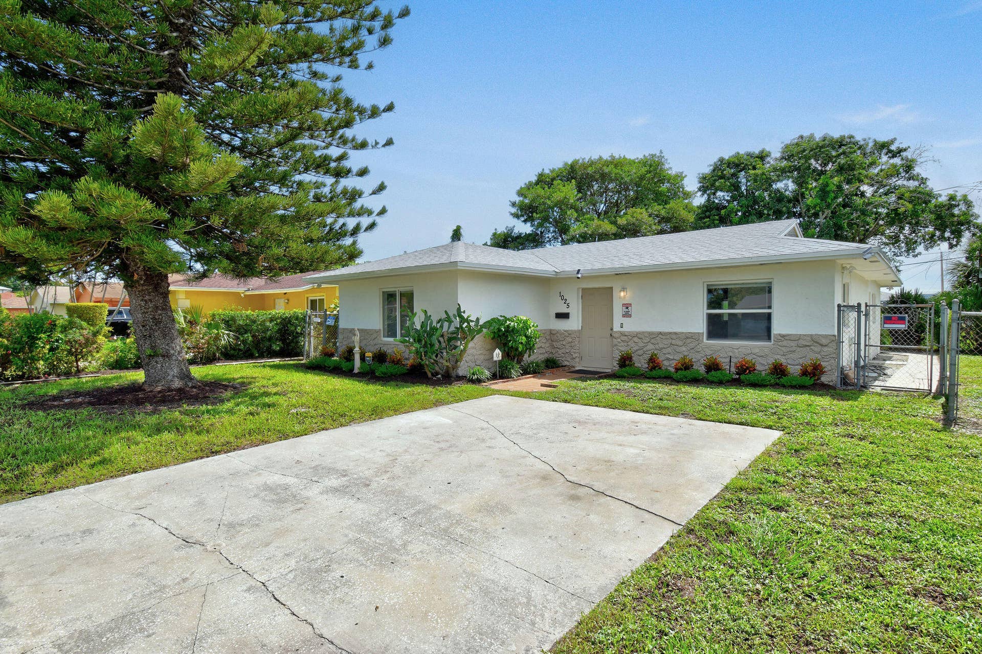 1025 W 7TH Street, Riviera Beach, FL 33404 1025W7thSt(5)