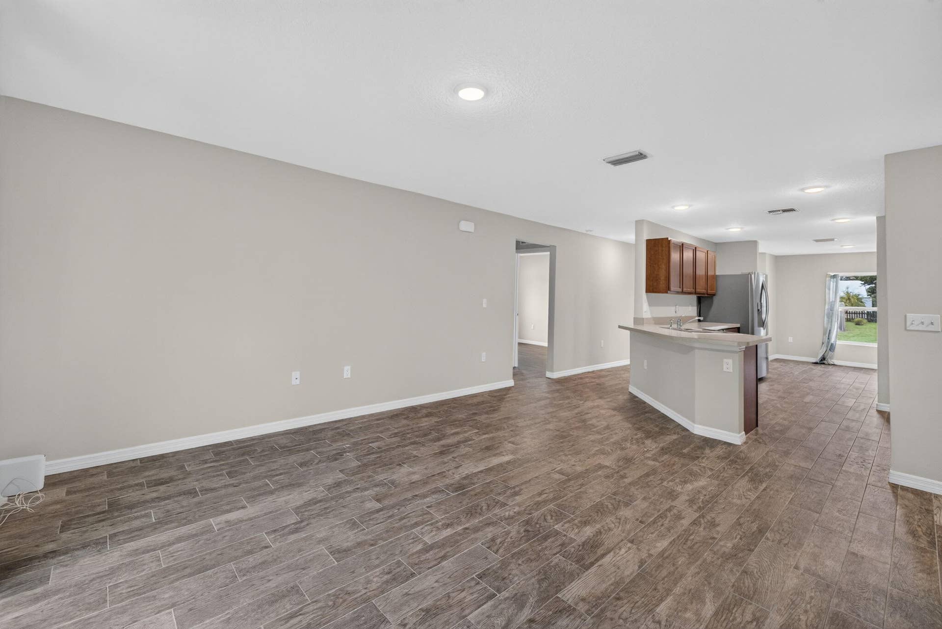 3918 SW BRUNSWICK Street, Port St Lucie, FL 34953 Living room