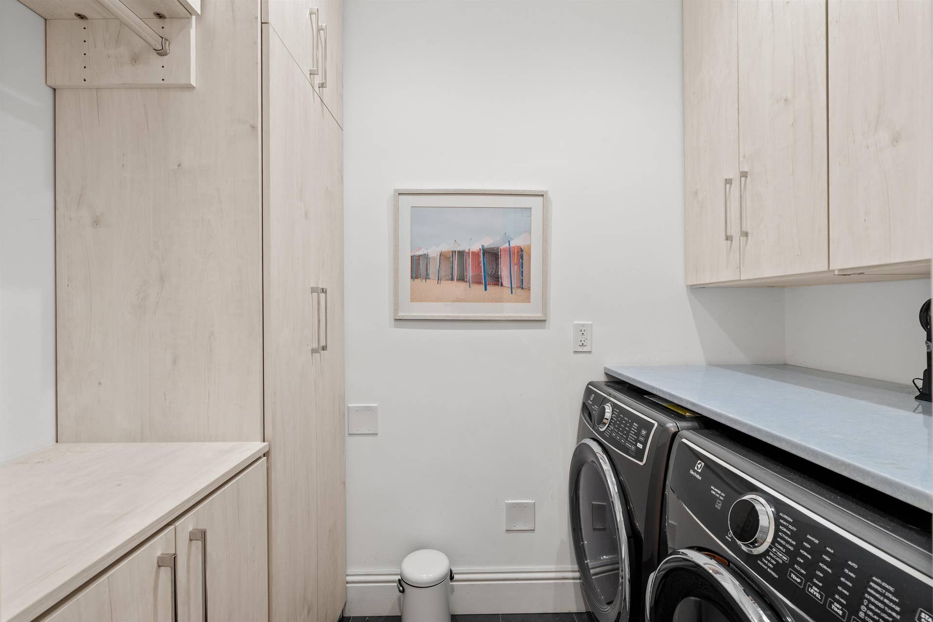 LAUNDRY_ROOM_STRAIGHT